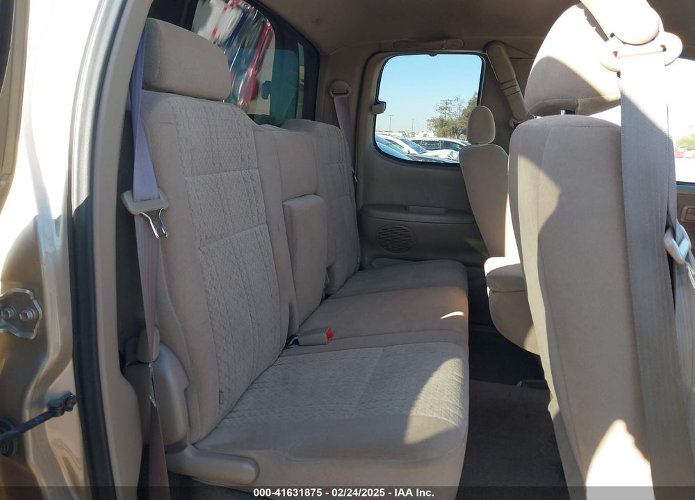 2004 TOYOTA TUNDRA SR5 V8 VIN: 5TBBT441X4S446386