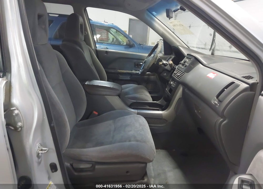 2003 HONDA PILOT EX VIN: 2HKYF18413H571910