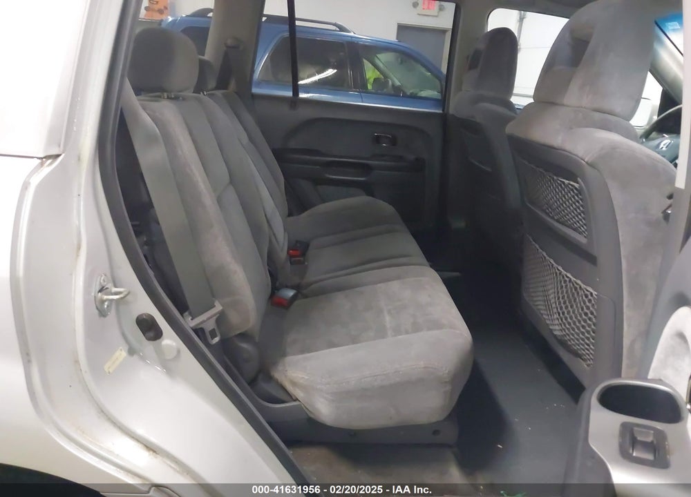 2003 HONDA PILOT EX VIN: 2HKYF18413H571910