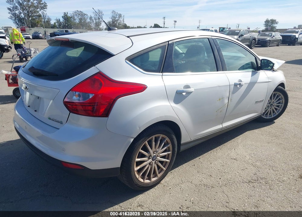 2013 FORD FOCUS VIN: 1FADP3R42DL196988