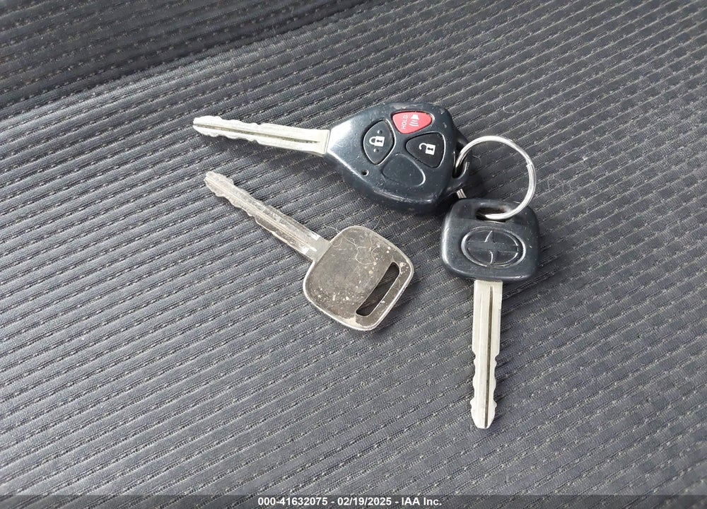 2008 SCION XB VIN: JTLKE50E081048496