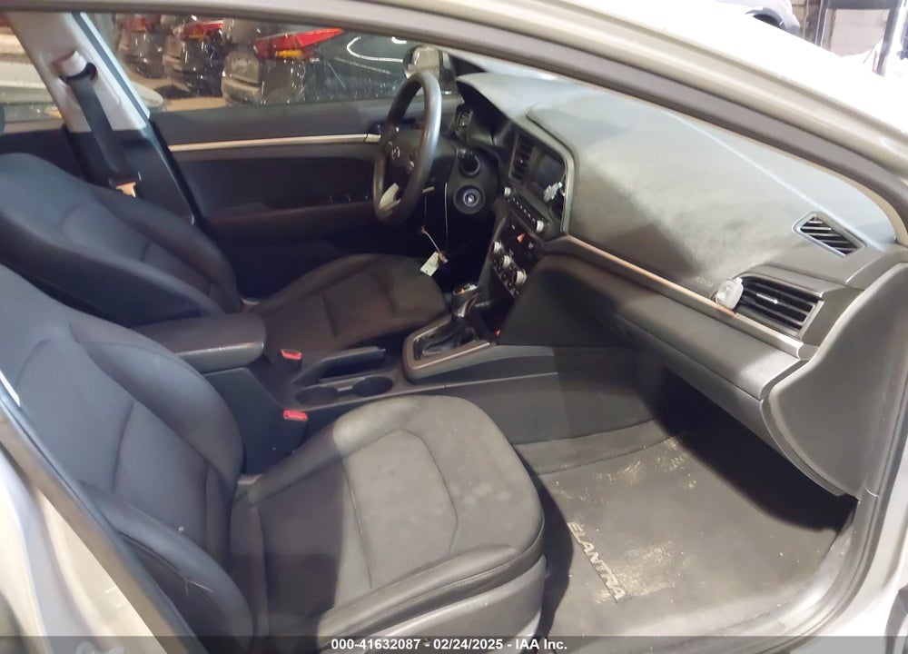 2020 HYUNDAI ELANTRA VIN: 5NPD74LF9LH549823