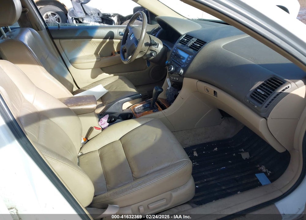2005 HONDA ACCORD 3.0 EX VIN: 1HGCM665X5A044680