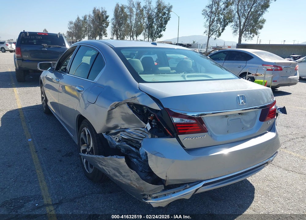 2016 HONDA ACCORD VIN: 1HGCR3F80GA010647