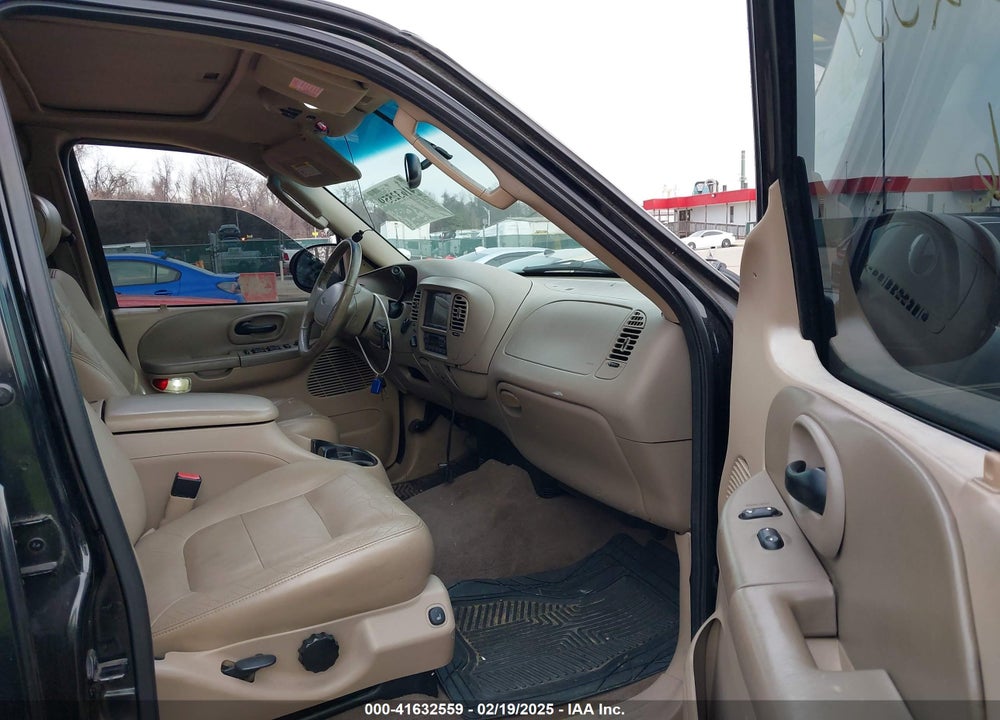 2002 FORD F-150 LARIAT/XLT VIN: 1FTRW08L62KD04574