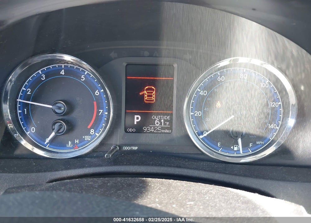 2019 TOYOTA COROLLA LE VIN: 2T1BURHE3KC142384