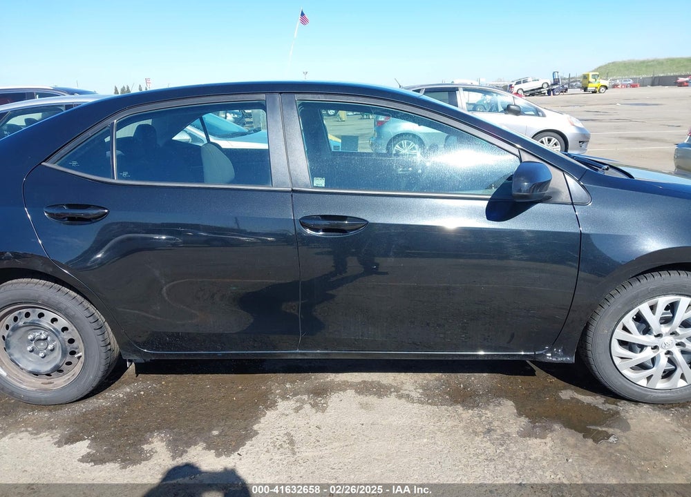 2019 TOYOTA COROLLA LE VIN: 2T1BURHE3KC142384