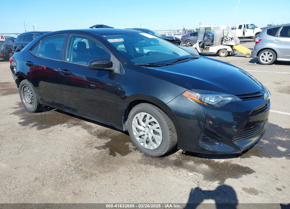 2019 TOYOTA COROLLA LE VIN: 2T1BURHE3KC142384