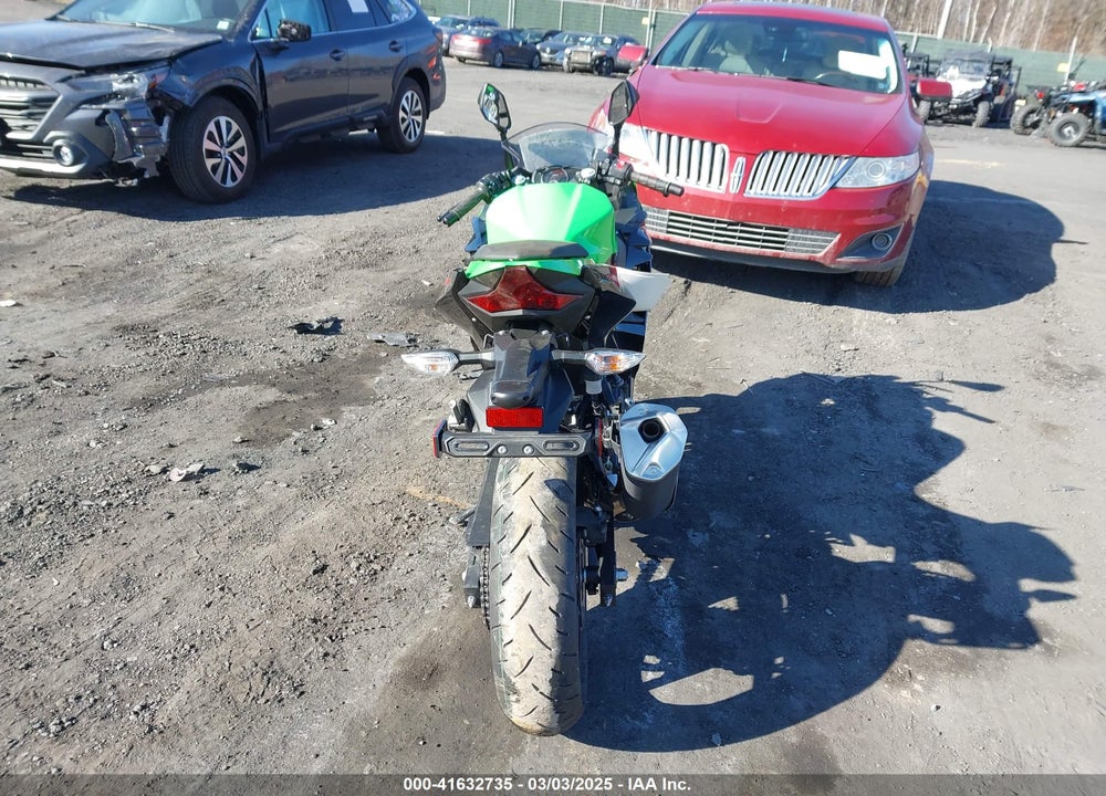 2022 KAWASAKI EX400 VIN: JKAEXKG12NDAG5050