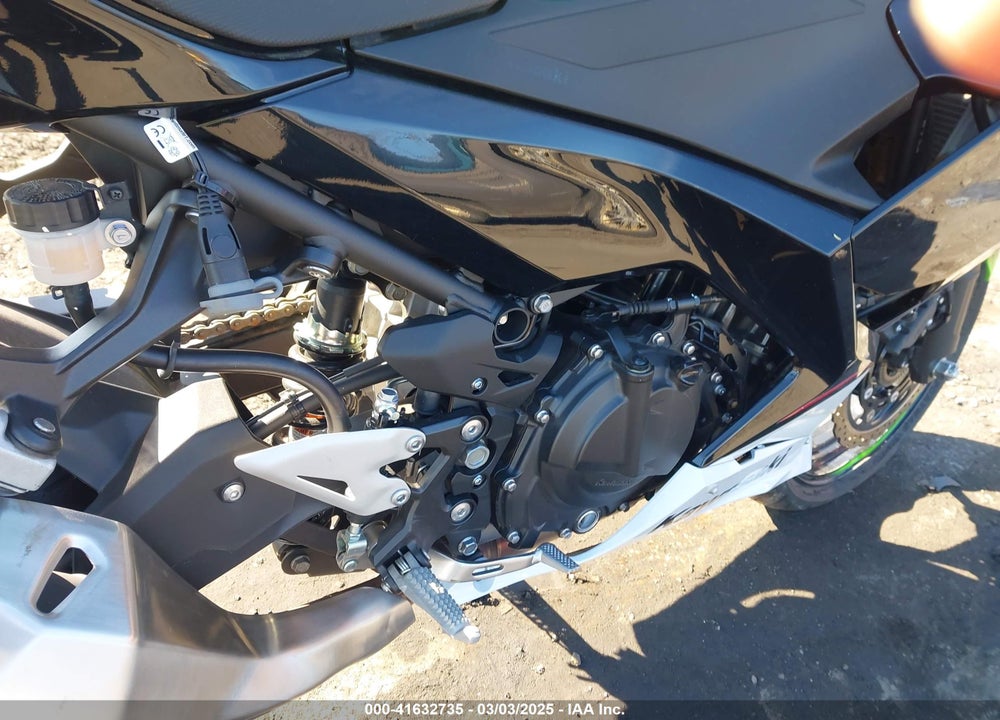 2022 KAWASAKI EX400 VIN: JKAEXKG12NDAG5050