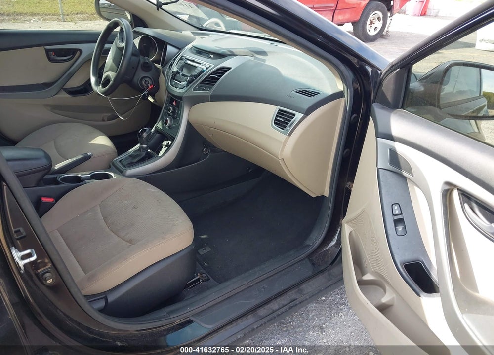 2014 HYUNDAI ELANTRA VIN: KMHDH4AE5EU189106