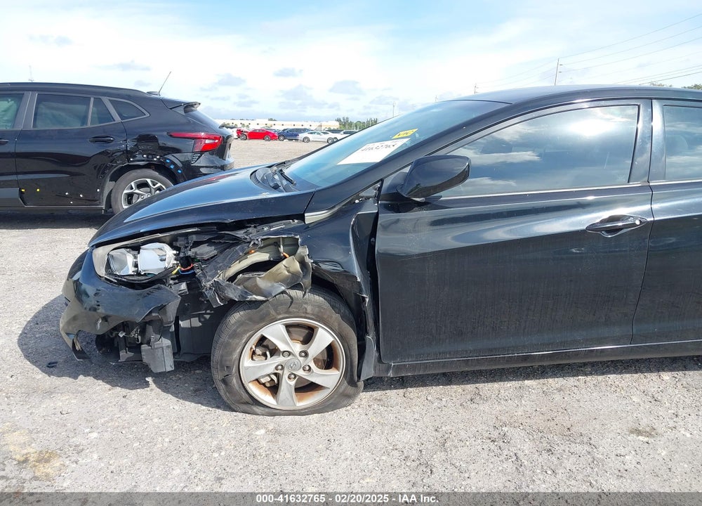 2014 HYUNDAI ELANTRA VIN: KMHDH4AE5EU189106
