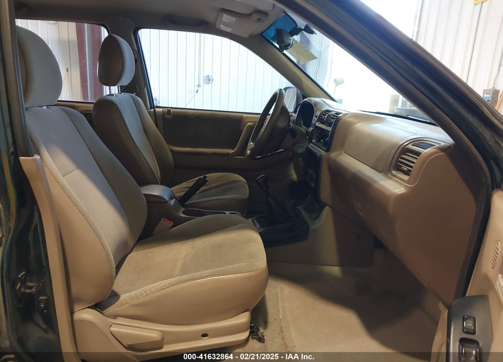 2000 HONDA PASSPORT EX/LX VIN: 4S6DM58W1Y4406601