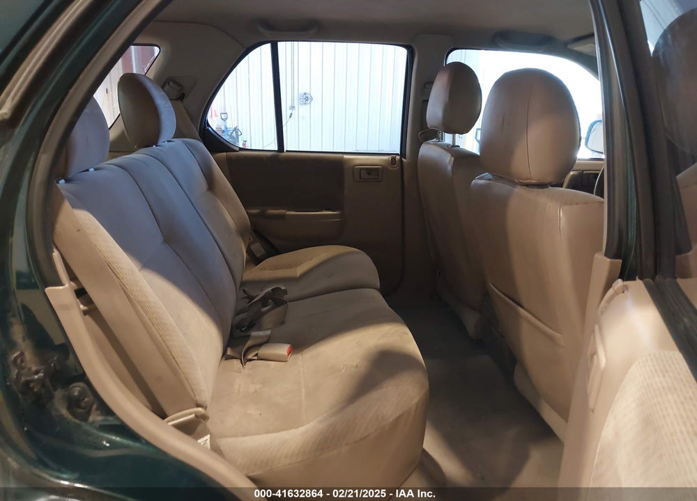 2000 HONDA PASSPORT EX/LX VIN: 4S6DM58W1Y4406601