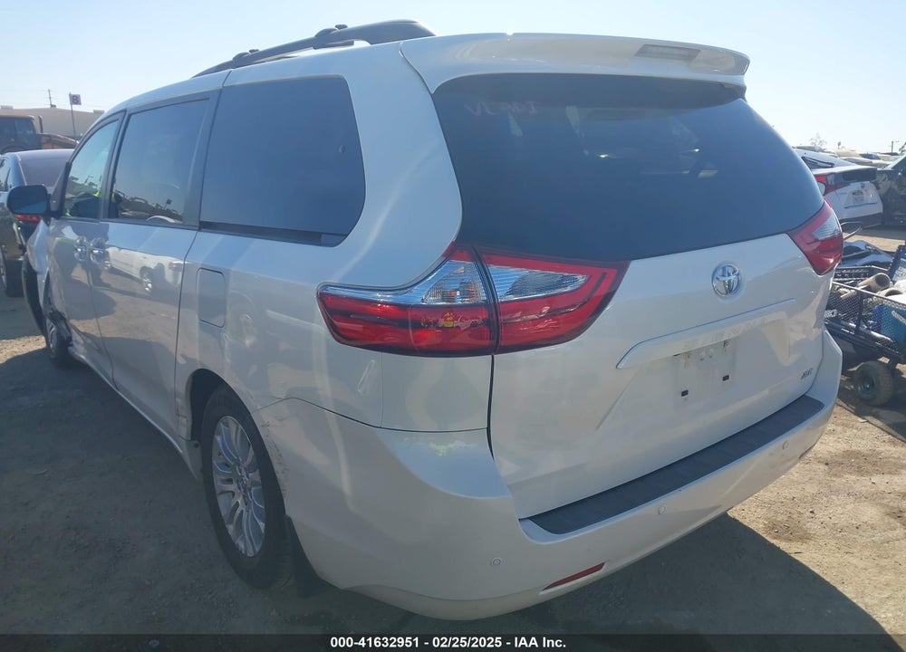 2017 TOYOTA SIENNA VIN: 5TDYZ3DC9HS808001