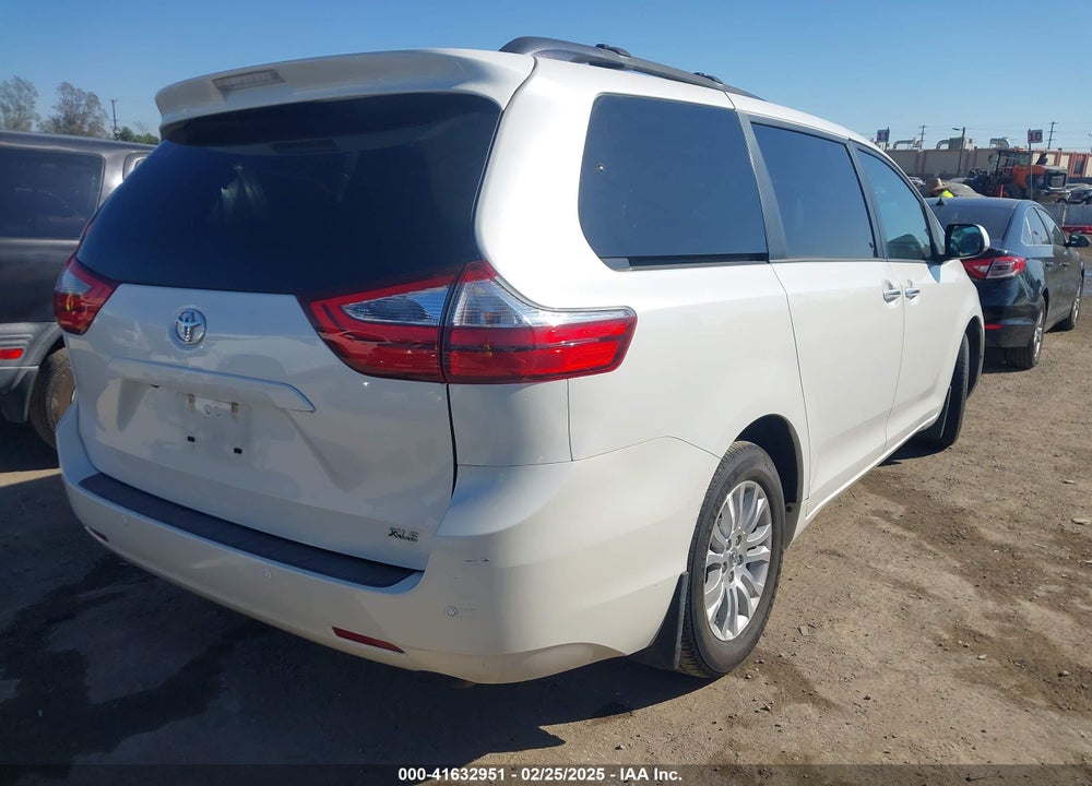 2017 TOYOTA SIENNA VIN: 5TDYZ3DC9HS808001