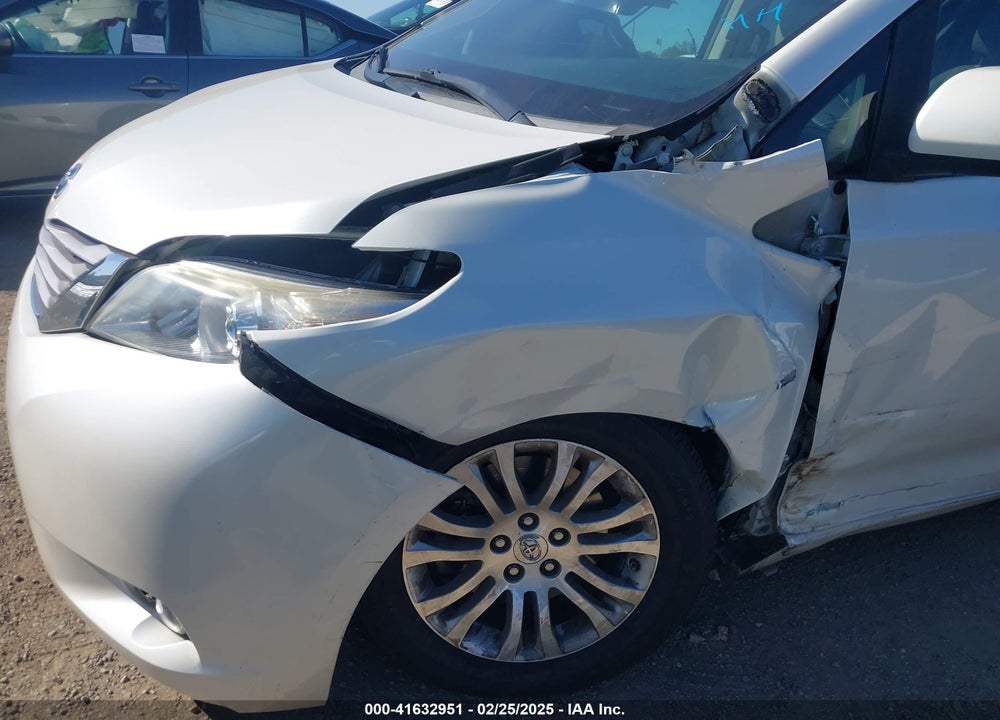2017 TOYOTA SIENNA VIN: 5TDYZ3DC9HS808001