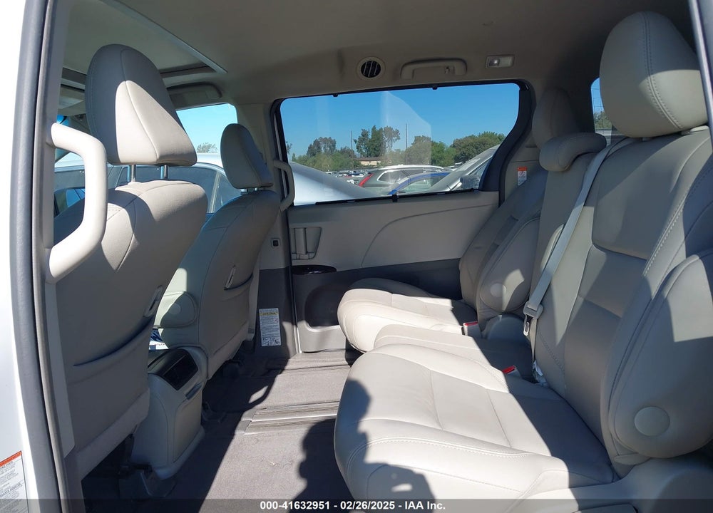 2017 TOYOTA SIENNA VIN: 5TDYZ3DC9HS808001