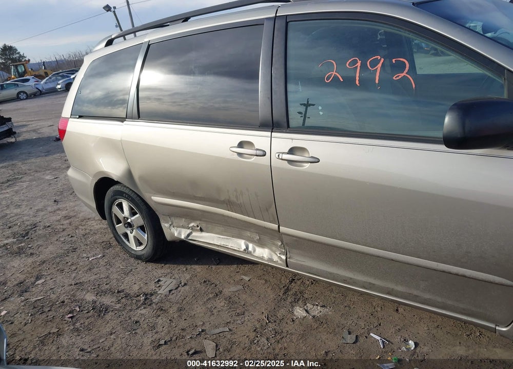 2008 TOYOTA SIENNA VIN: 5TDZK23CX8S127723