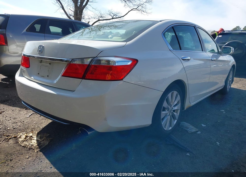 2014 HONDA ACCORD VIN: 1HGCR2F75EA024185