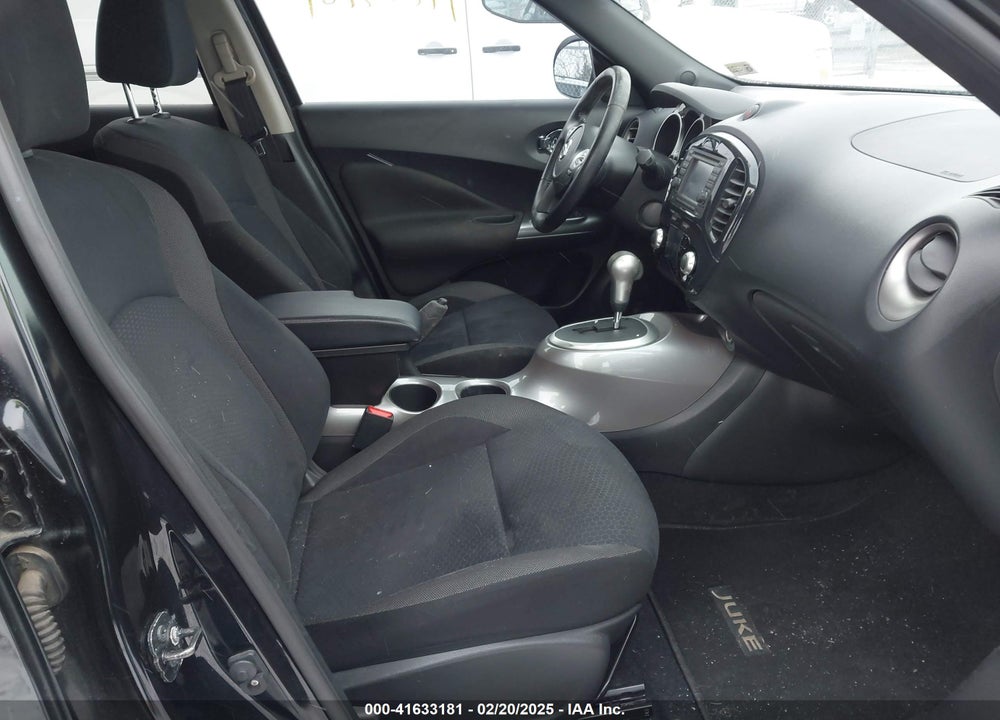 2011 NISSAN JUKE SV VIN: JN8AF5MV1BT011844