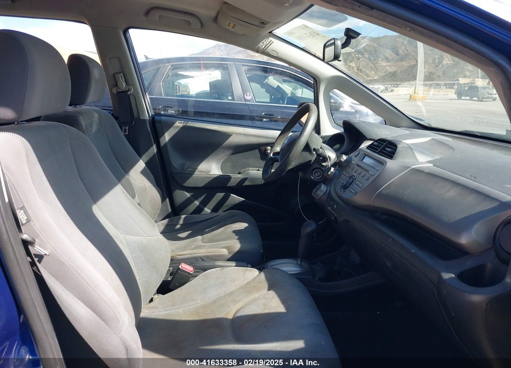 2010 HONDA FIT VIN: JHMGE8H25AC000045
