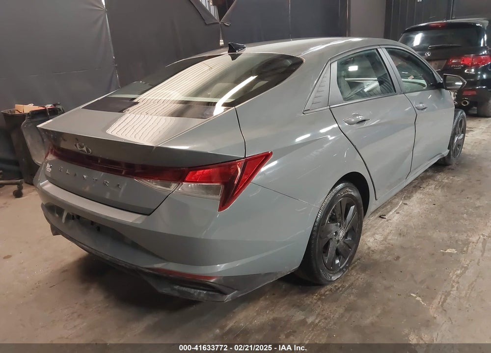 2022 HYUNDAI ELANTRA VIN: KMHLM4AG3NU283820