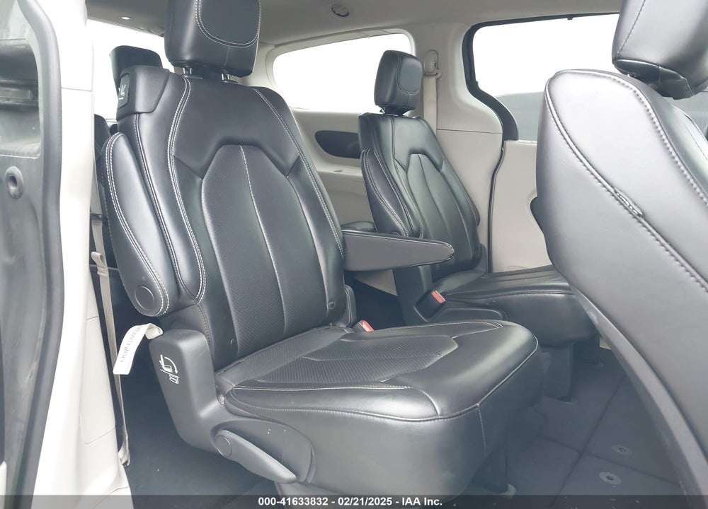 2023 CHRYSLER PACIFICA TOURING L VIN: 2C4RC1BG8PR520431