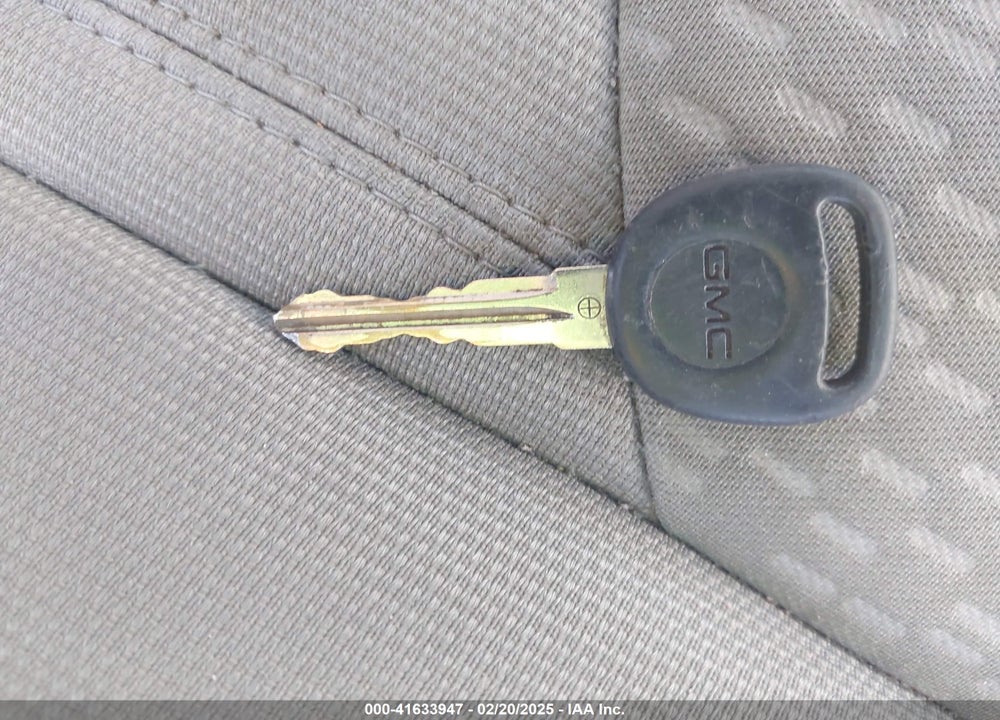 2010 GMC ACADIA SL VIN: 1GKLRKED0AJ121296