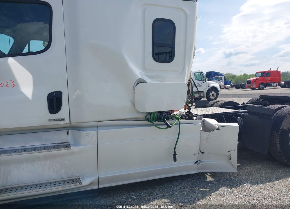 2017 FREIGHTLINER CASCADIA 125 --- VIN: 1FUJGLDR8HLHN4957