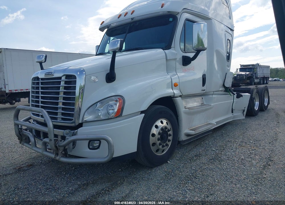 2017 FREIGHTLINER CASCADIA 125 --- VIN: 1FUJGLDR8HLHN4957