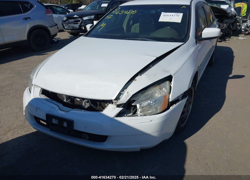 2005 HONDA ACCORD 2.4 LX VIN: 1HGCM56425A108213
