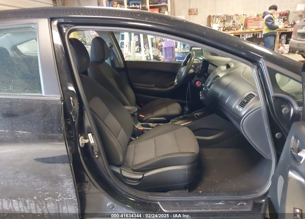 2015 KIA FORTE LX VIN: KNAFX4A69F5280302