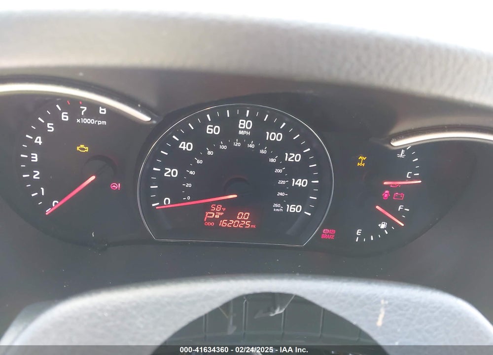 2015 KIA SORENTO LX VIN: 5XYKTCA65FG611598
