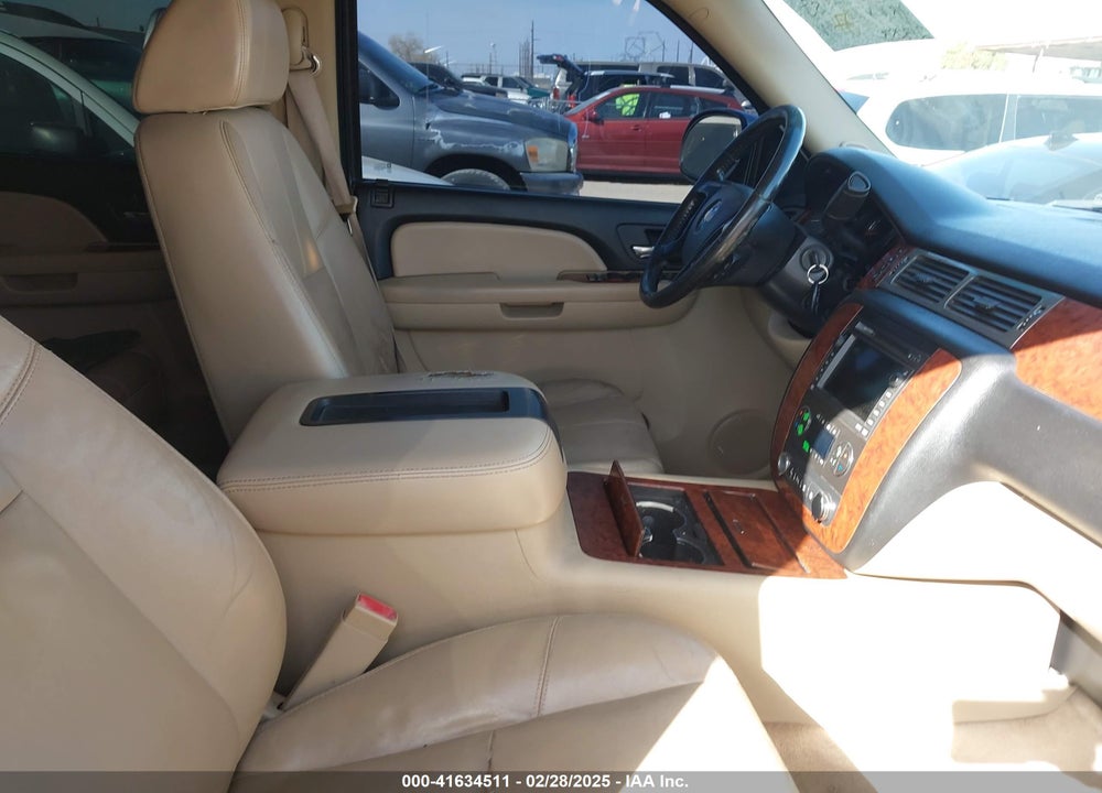 2008 CHEVROLET TAHOE LTZ VIN: 1GNFK13028R196298