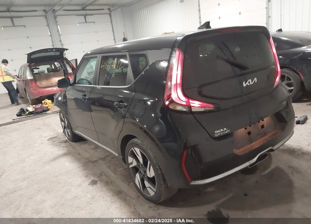 2023 KIA SOUL VIN: KNDJ53AU5P7844108