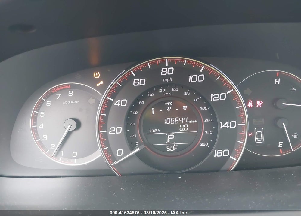 2013 HONDA ACCORD VIN: 1HGCT1B85DA023594