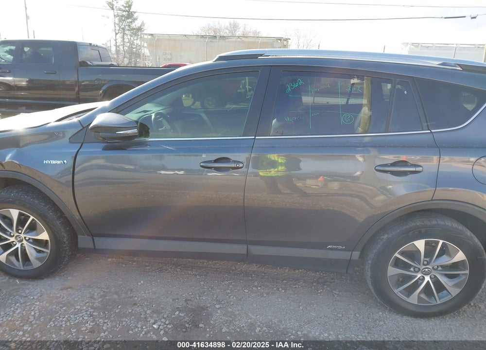 2018 TOYOTA RAV4 HYBRID XLE VIN: JTMRJREV5JD174511