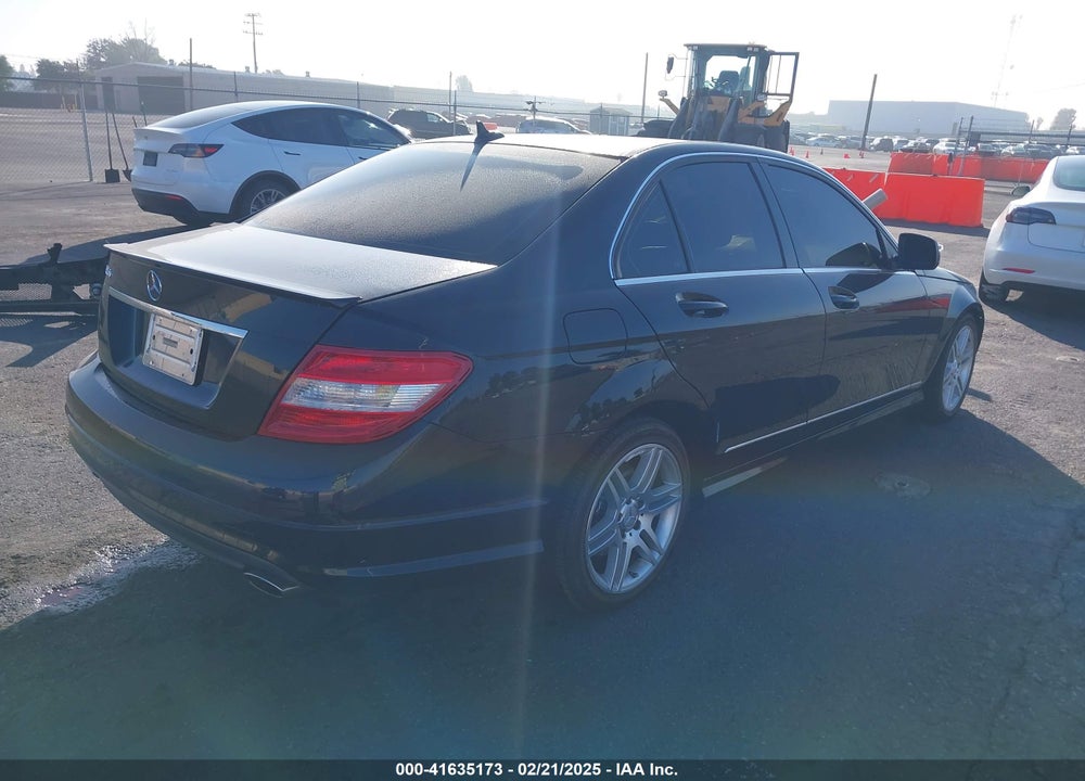 2009 MERCEDES-BENZ C VIN: WDDGF56XX9F212032