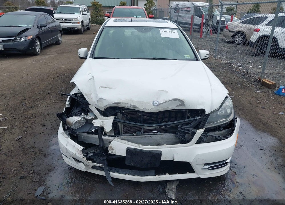 2013 MERCEDES-BENZ C 300 VIN: WDDGF8AB8DR264649