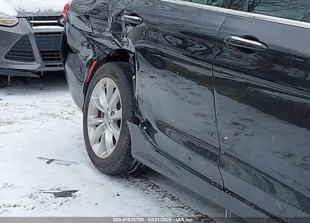 2015 CHRYSLER 200 VIN: 1C3CCCCB2FN752723