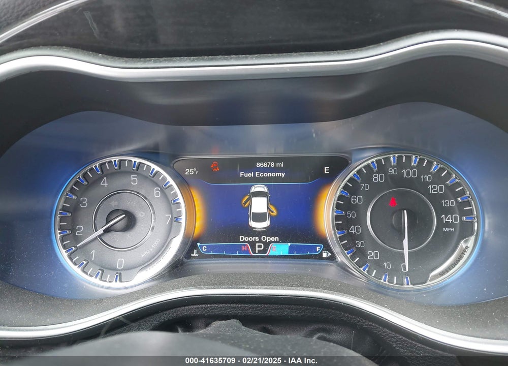 2015 CHRYSLER 200 VIN: 1C3CCCCB2FN752723