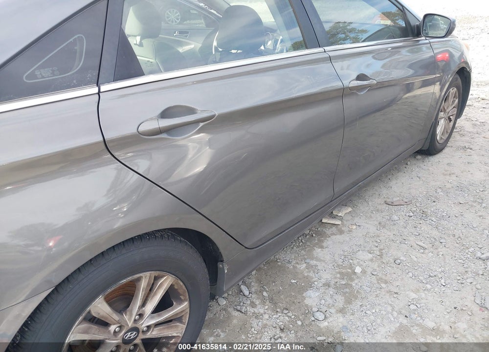 2013 HYUNDAI SONATA VIN: 5NPEB4AC5DH755105
