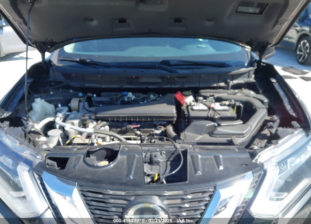 2018 NISSAN ROGUE SV VIN: KNMAT2MT1JP590536