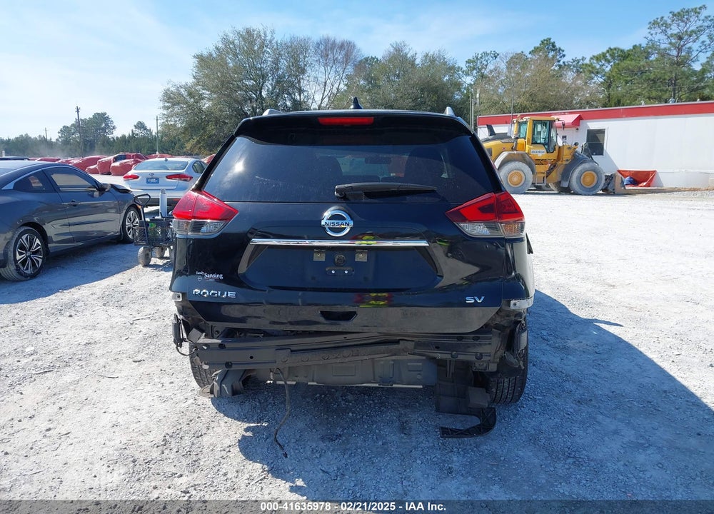 2018 NISSAN ROGUE SV VIN: KNMAT2MT1JP590536