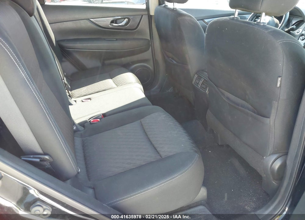 2018 NISSAN ROGUE SV VIN: KNMAT2MT1JP590536