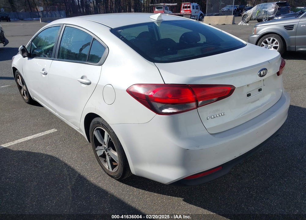 2018 KIA FORTE VIN: 3KPFL4A7XJE246034