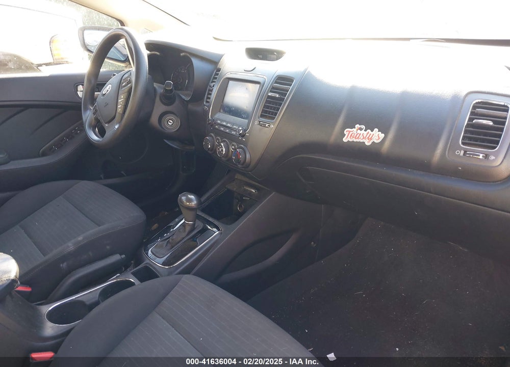 2018 KIA FORTE VIN: 3KPFL4A7XJE246034
