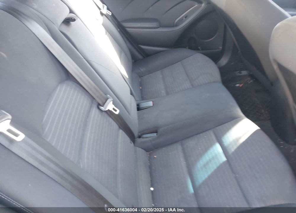 2018 KIA FORTE VIN: 3KPFL4A7XJE246034