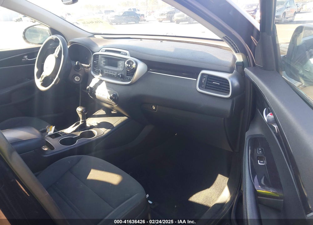 2016 KIA SORENTO 2.4L L VIN: 5XYPG4A37GG185520